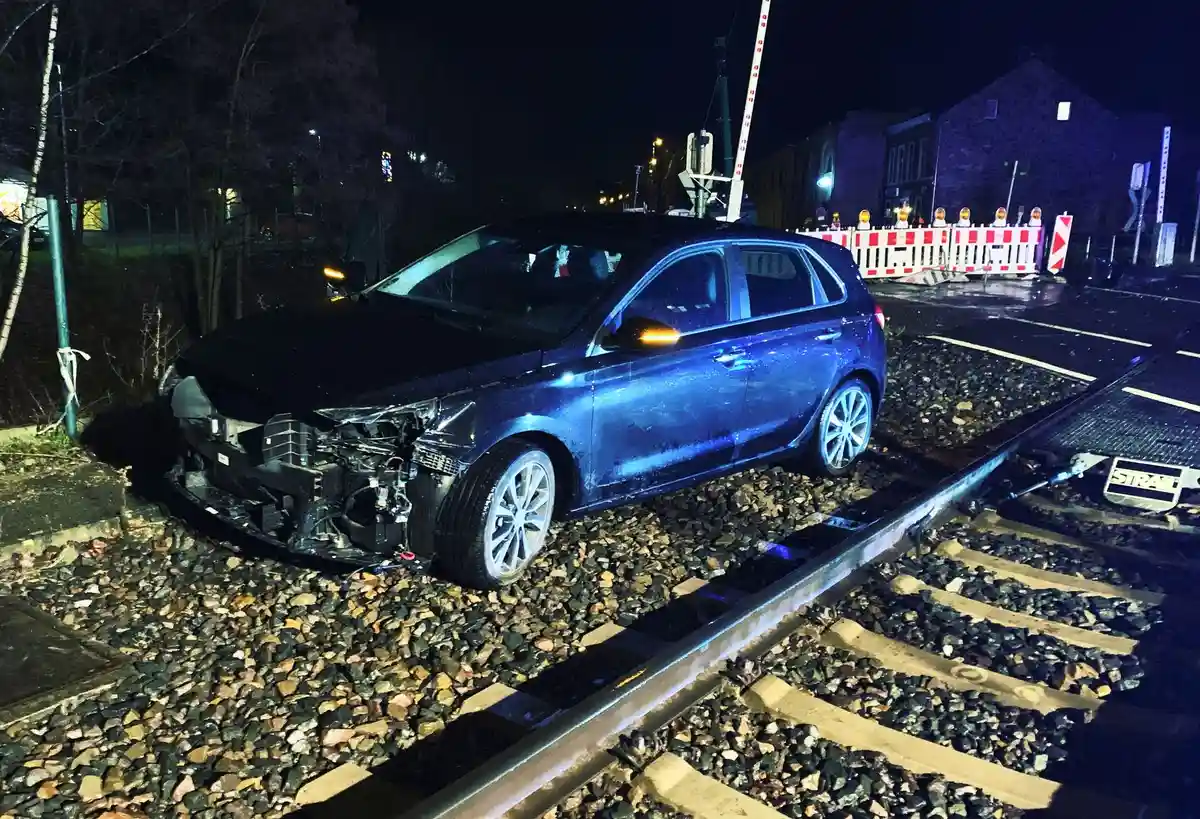 Двое раненых в результате столкновения поезда и автомобиля в Штольберге