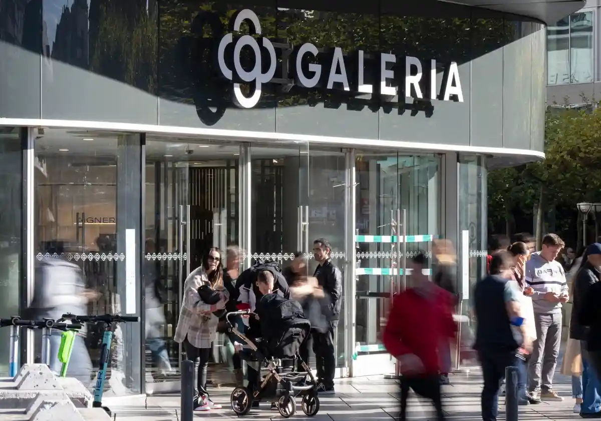 Galeria: Несколько заинтересованных сторон для филиалов универмагов