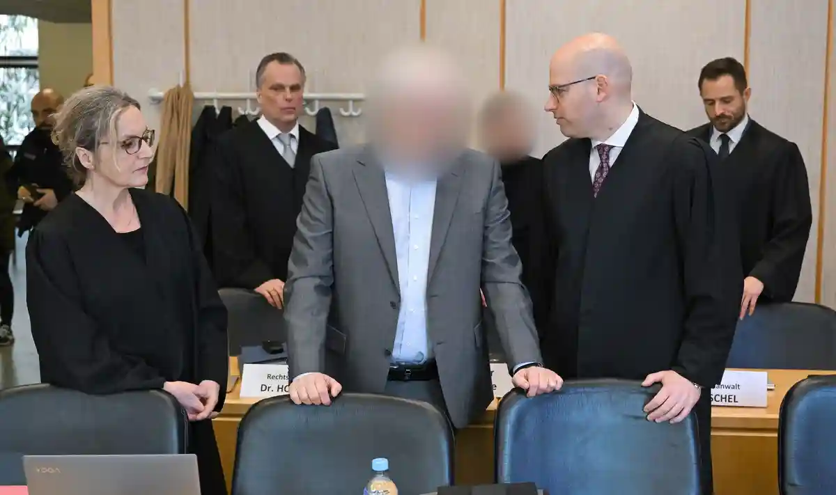 Главный прокурор Франкфурта признался в коррупции