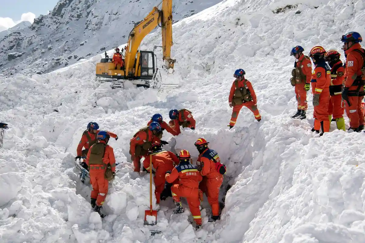 Сход лавины в Тибете : погибло около 28 человек