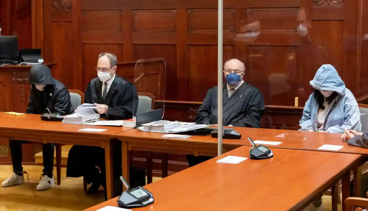 Суд по делу о двойном убийстве в Мистельбахе