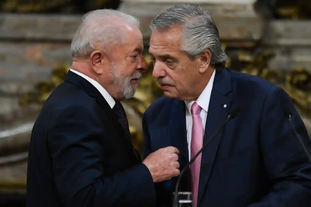 Аргентина и Бразилия хотят восстановить отношения