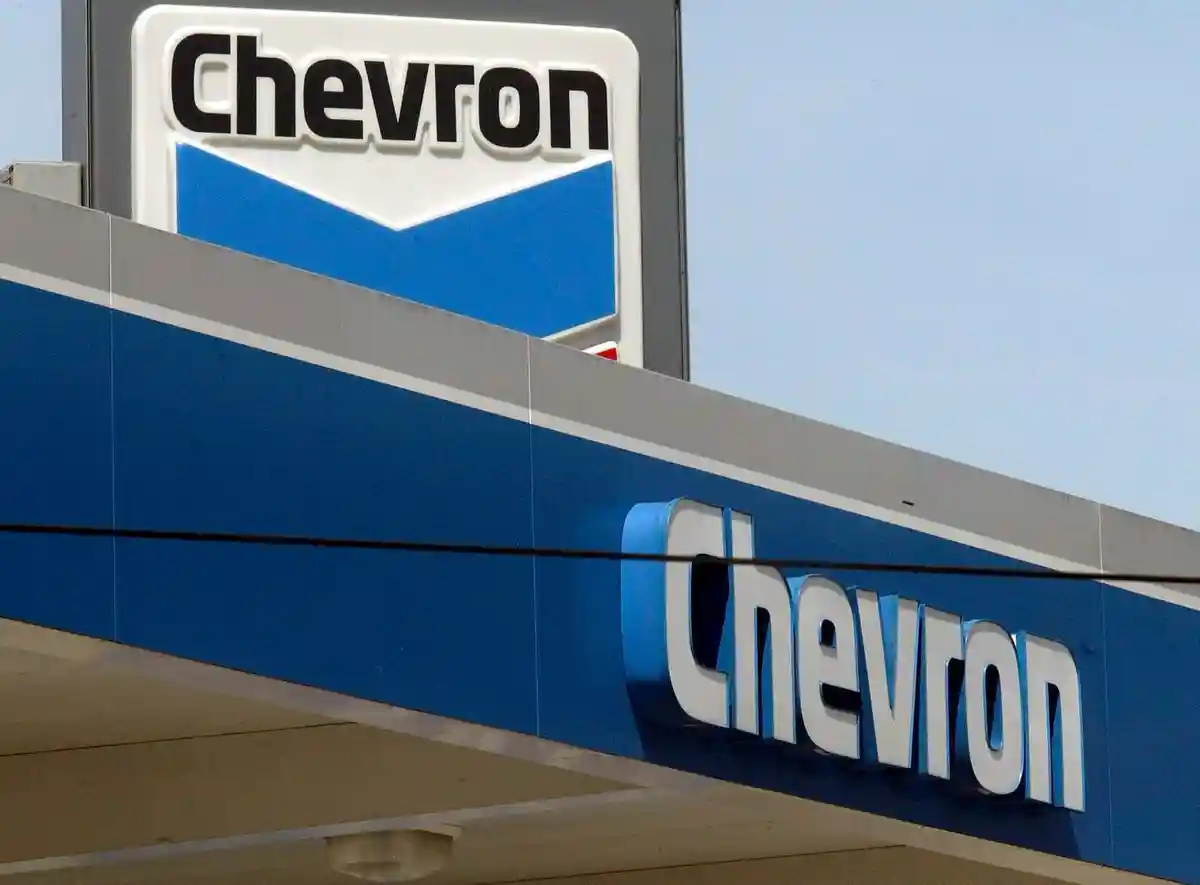 Цены на нефть и газ принесли Chevron рекордную прибыль
