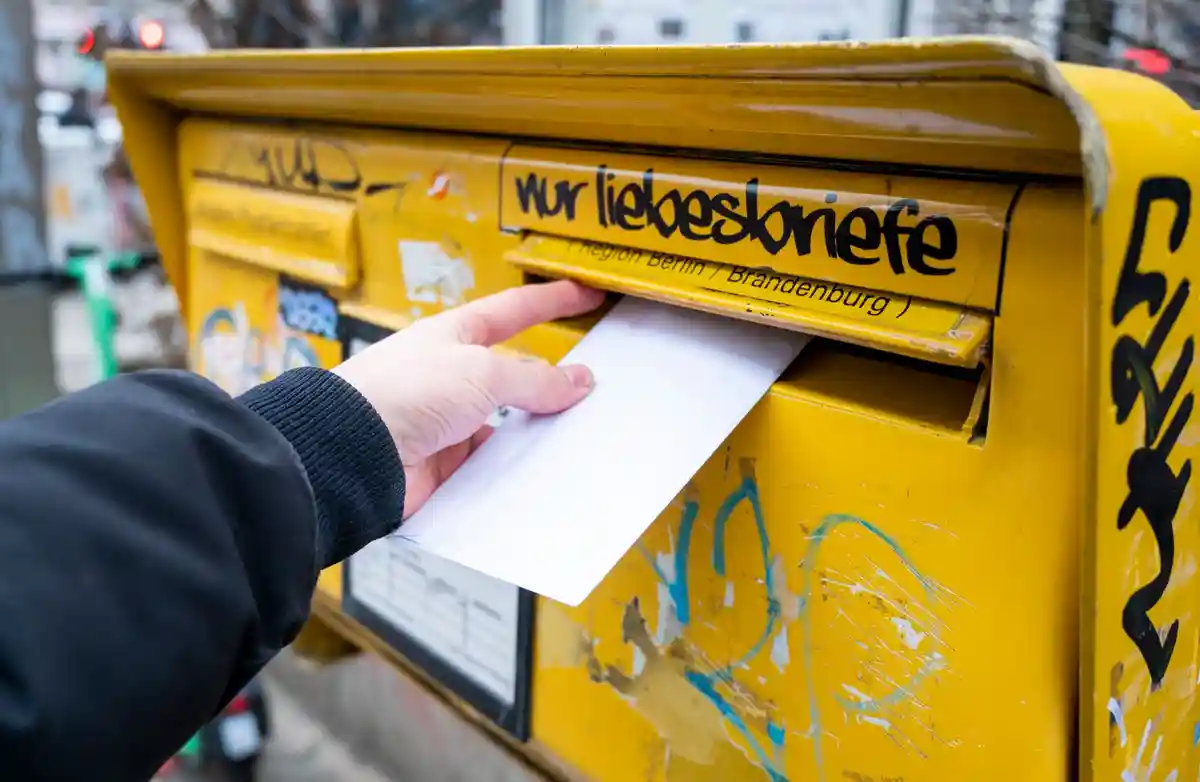 Федеральные политики призывают снизить почтовые тарифы на письма