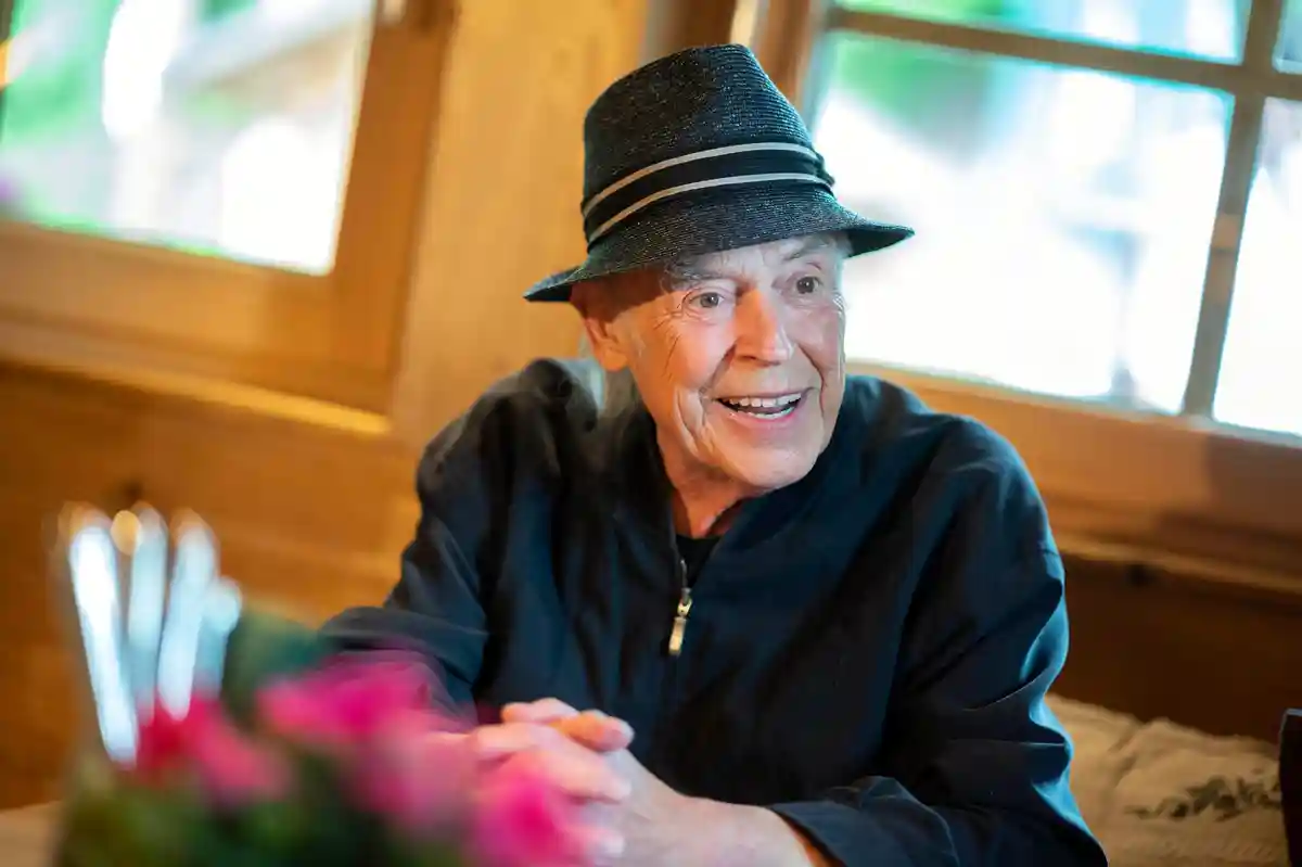 Тони Маршаллу исполняется 85 лет