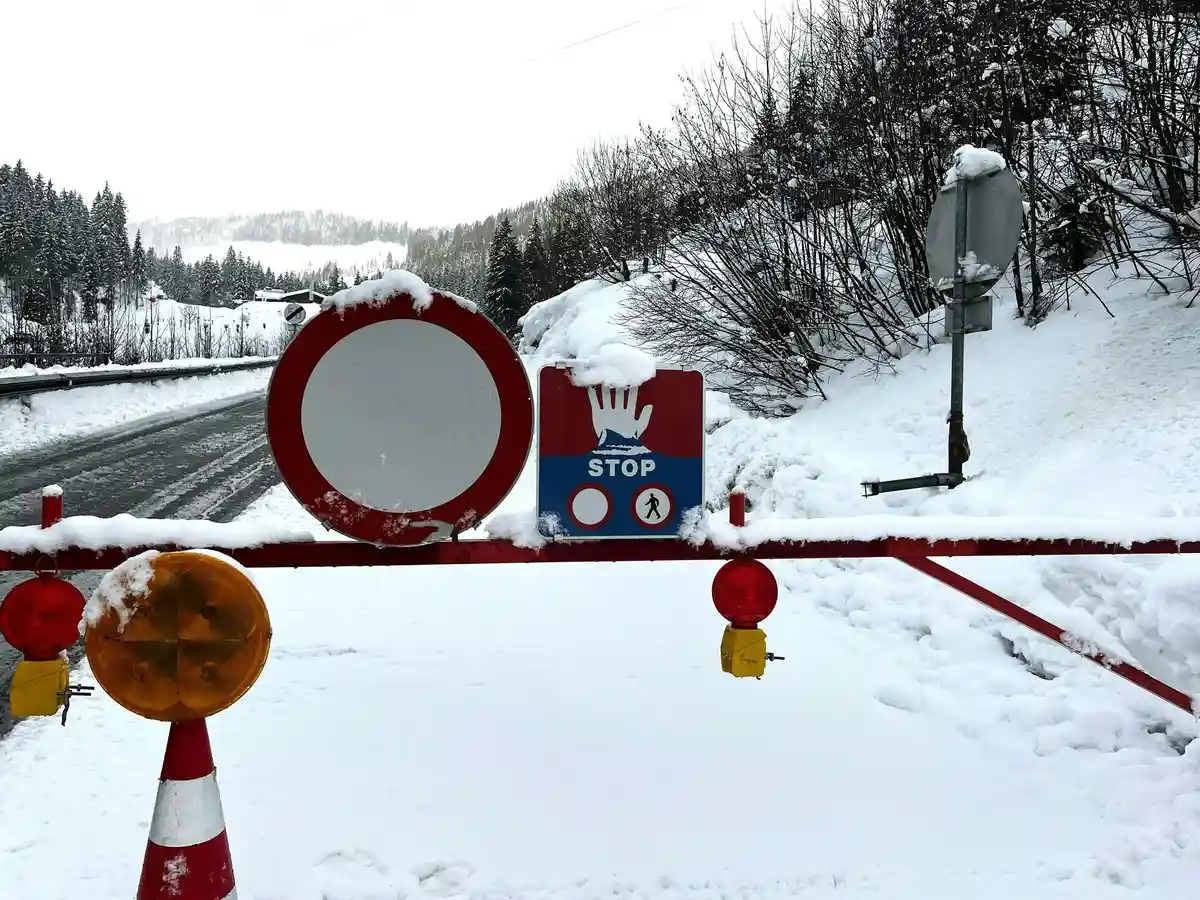 Мертвое тело найдено под лавиной в Австрии