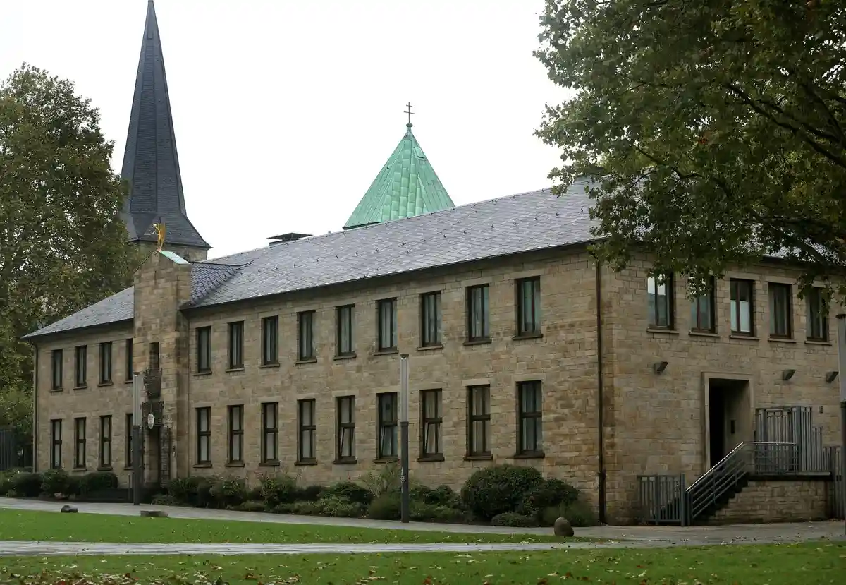 Сексуальное насилие в Рурском епископстве: 420 случаев