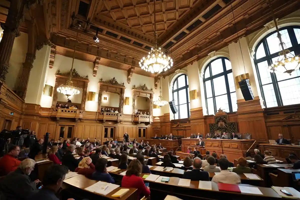 Парламент одобрил конституционную поправку в первом чтении