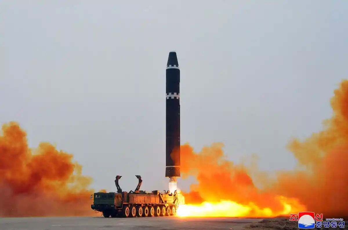 Северная Корея : учения по внезапному запуску ракет оценены на "отлично"