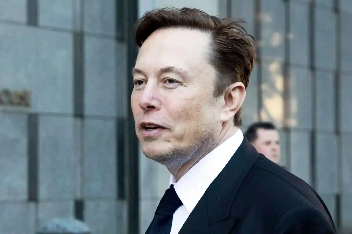 Илон Маск : Нет больше оснований для рассмотрения твитов Tesla