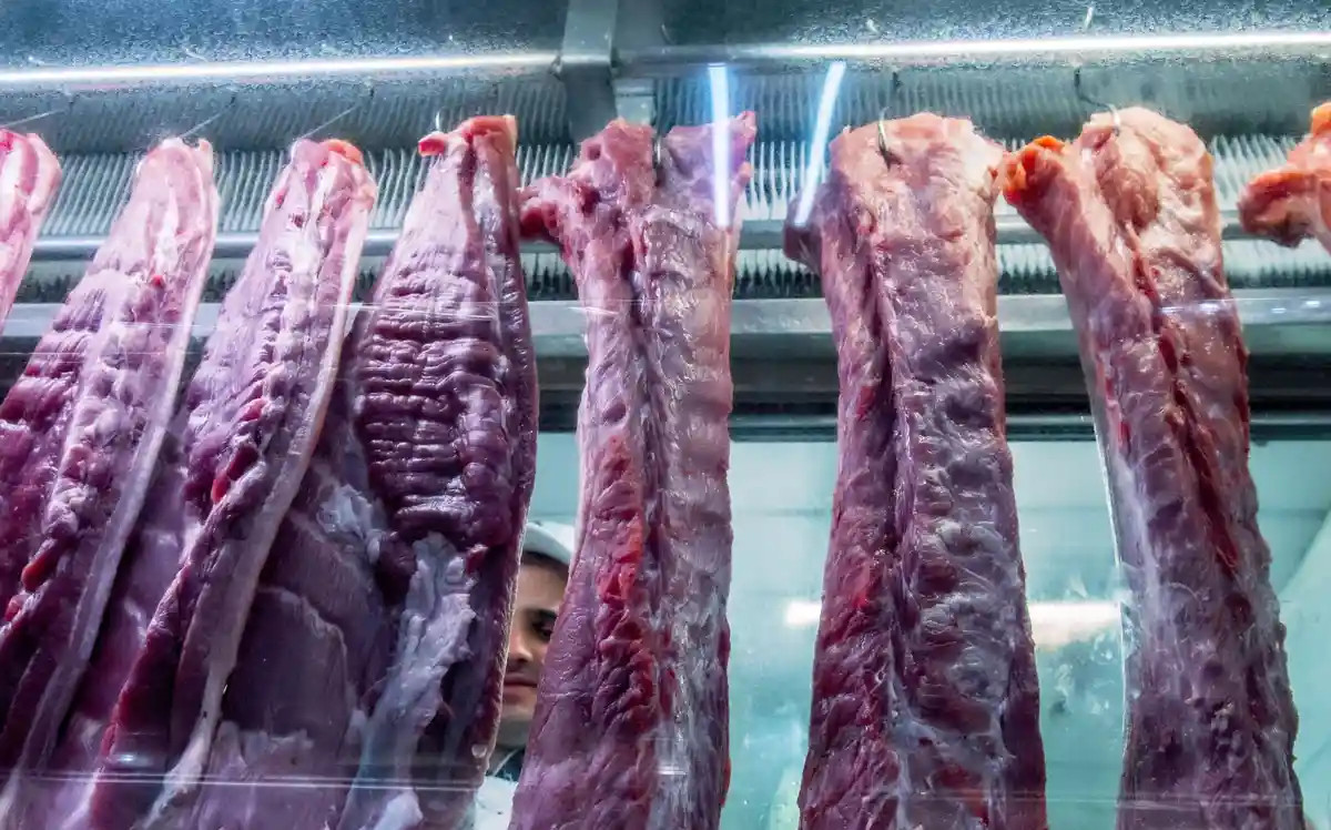 Бразилия прекращает экспорт говядины в Китай из-за коровьего бешенства
