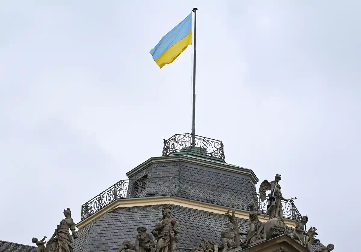Годовщина начала войны в Украине - флаг Штутгарта
