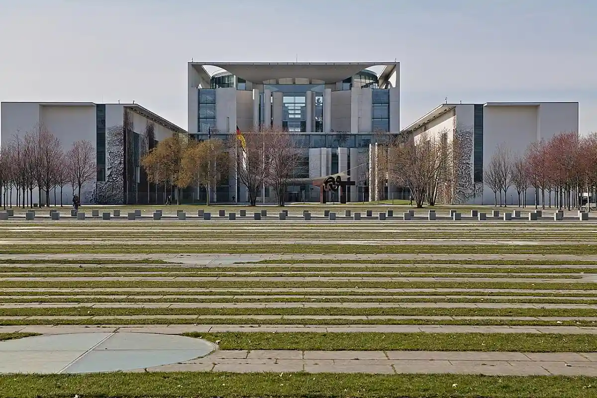 Канцелярия в Берлине. Фото: Leonhard Lenz, CC0 / Wikimedia Commons