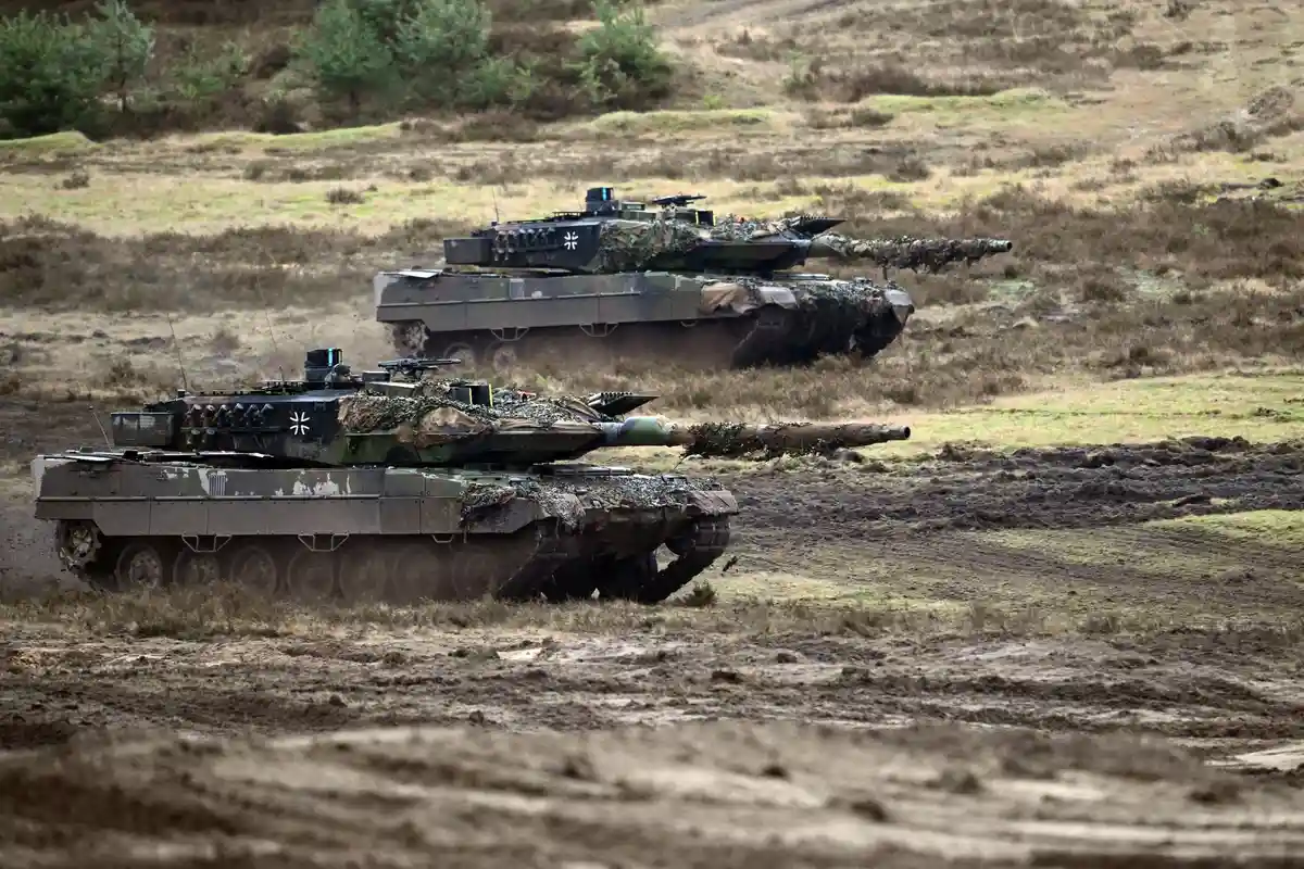 Украинские солдаты завершают обучение на танках Leopard 2