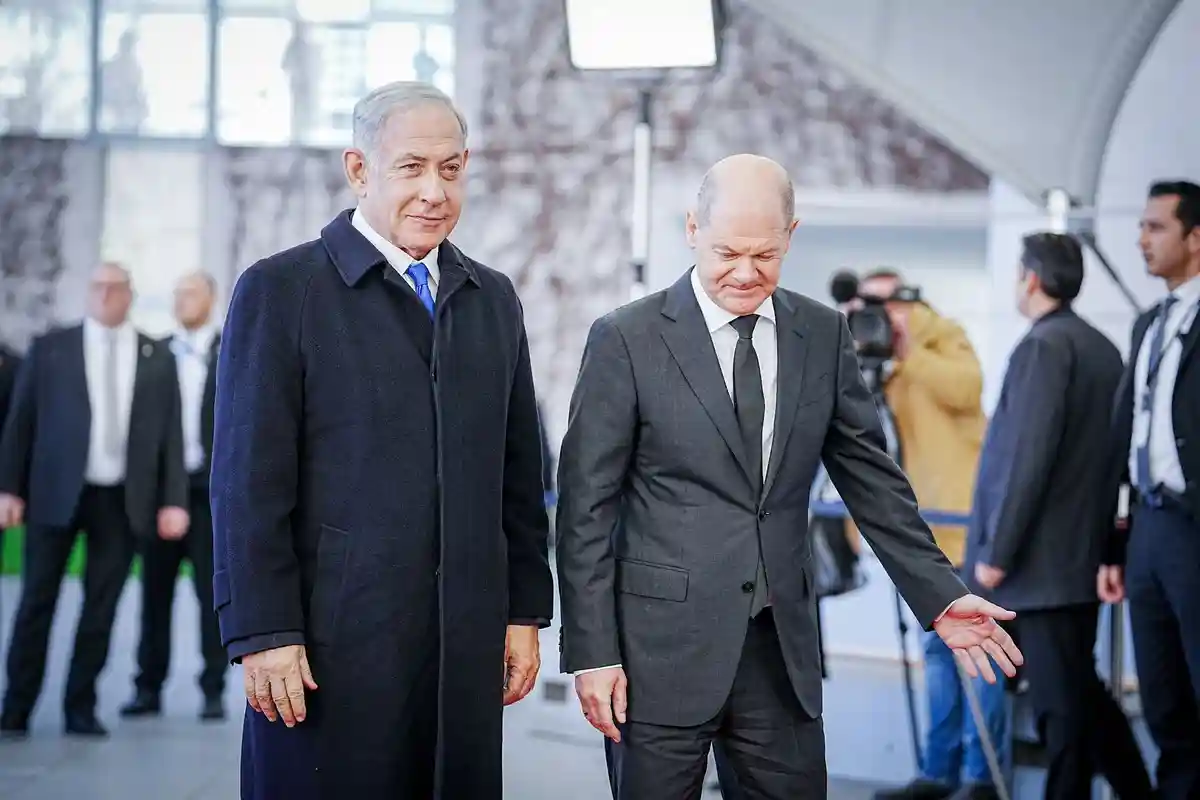 Нетаньяху и Шольц посетили мемориальный комплекс Холокоста