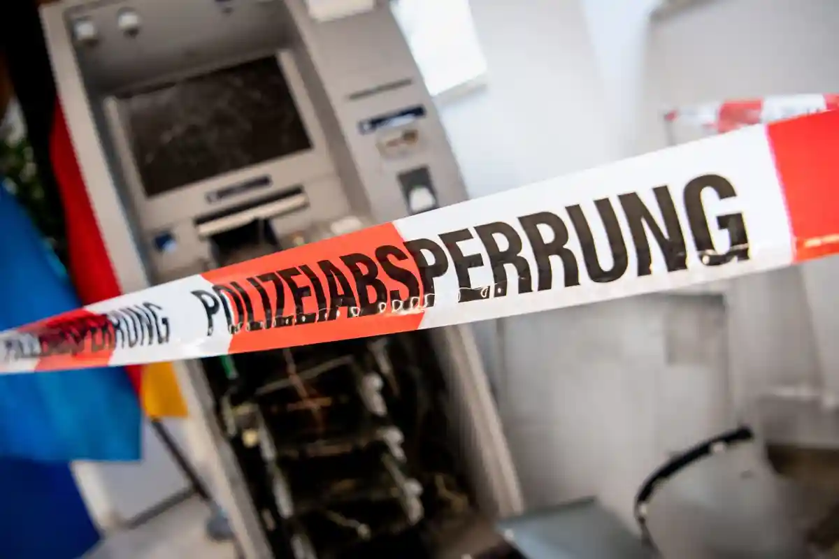 Немецкая полиция арестовала 42 подрывника банкоматов