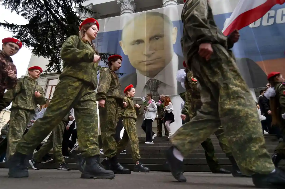 Путин совершил неожиданный визит в оккупированную Украину