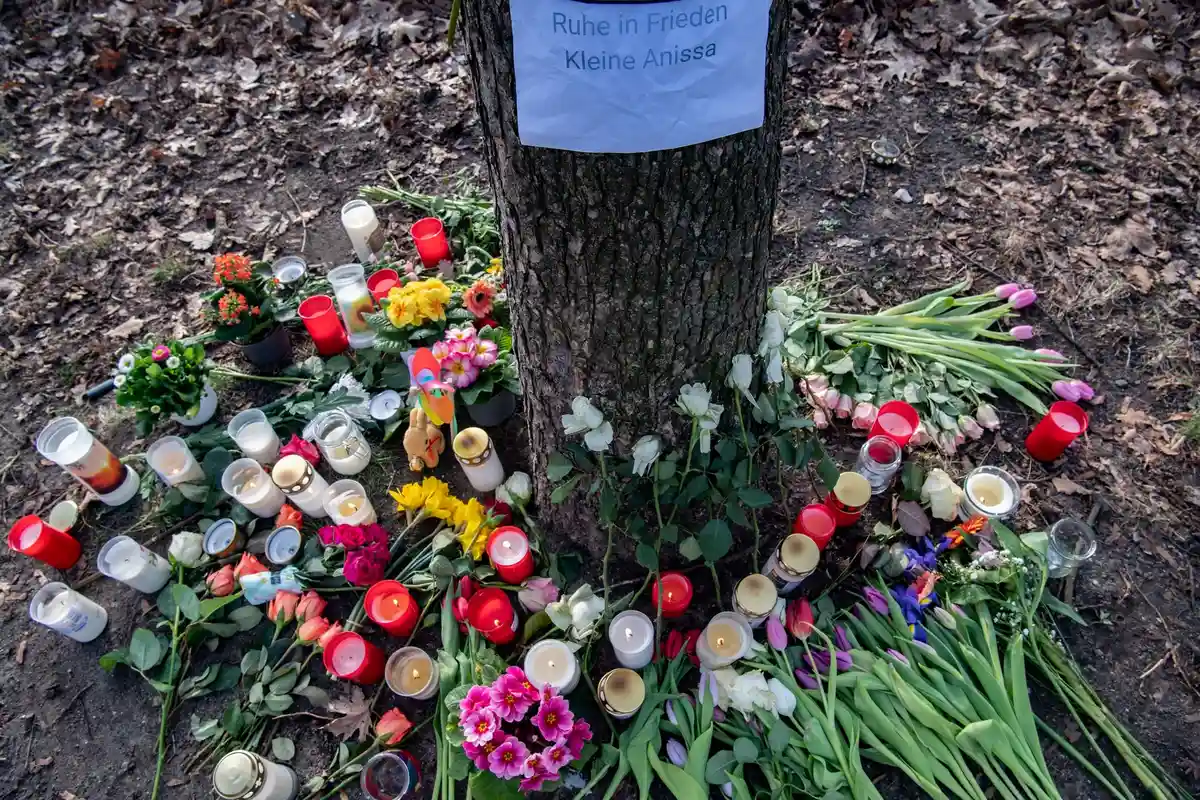 Траур по убитой девочке в Берлине