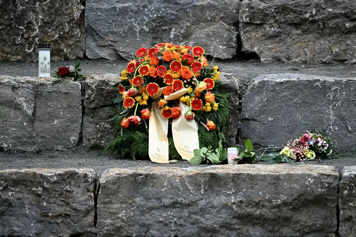 Прощание с Луизой - похоронная служба по убитой двенадцатилетней девочке