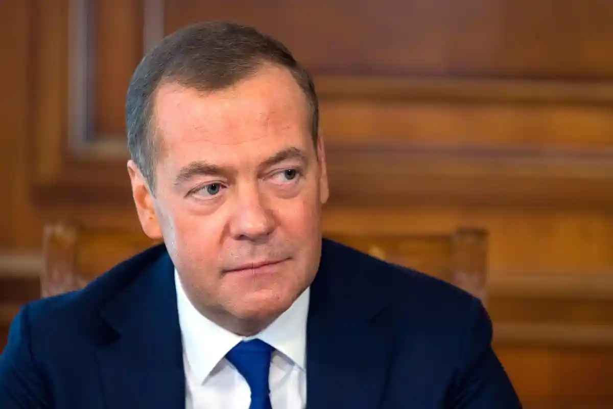 Экс-президент Медведев угрожает ракетами Берлину