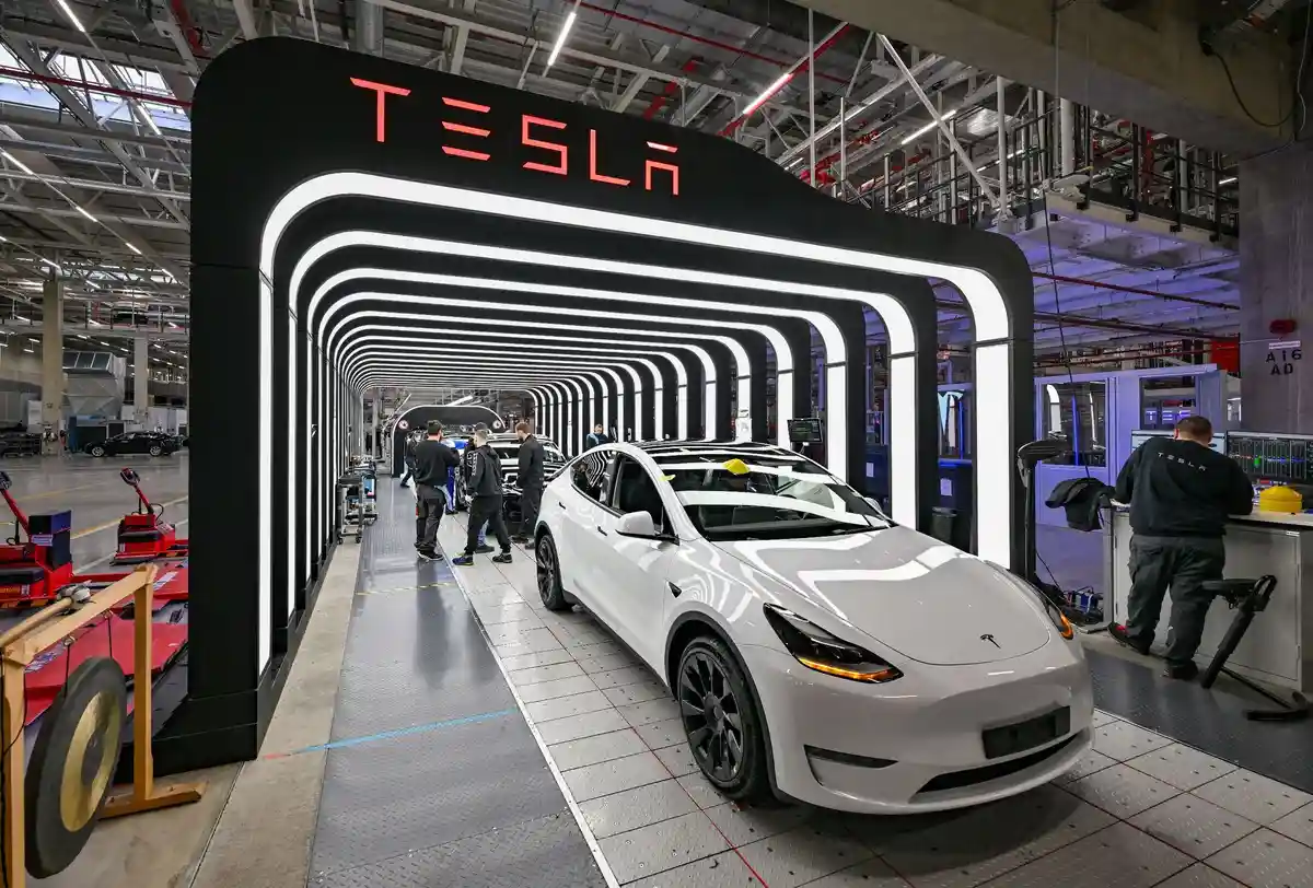 Завод Tesla в Грюнхайде производит 5000 автомобилей в неделю