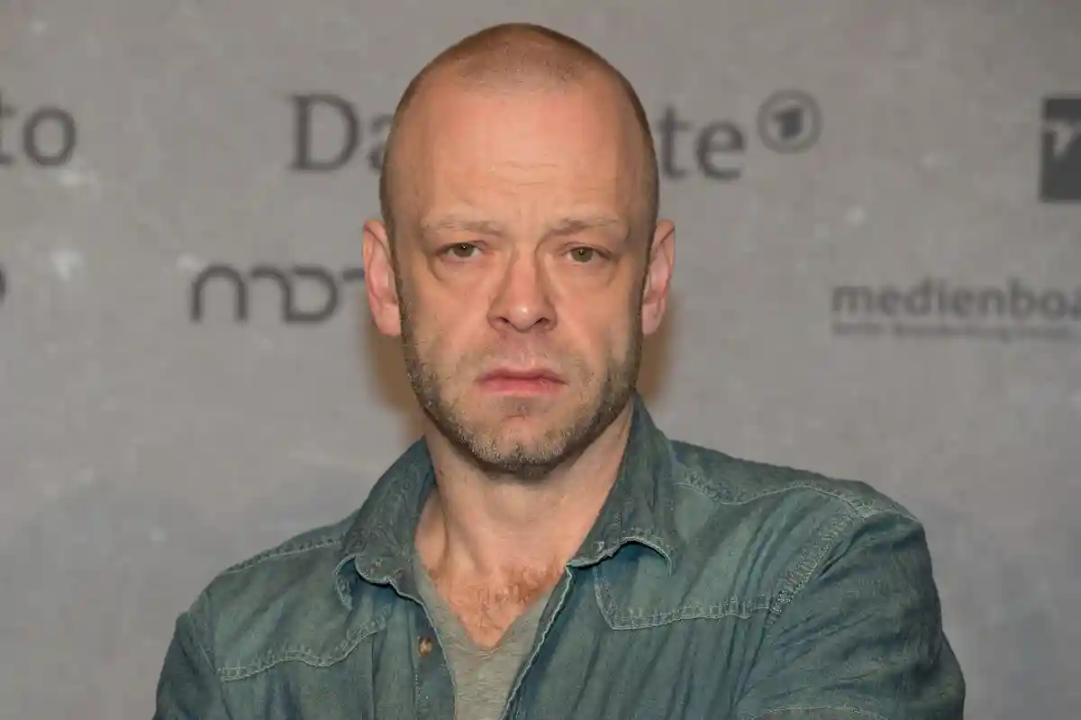 Актер Роберт Галлиновски умер в возрасте 53 лет