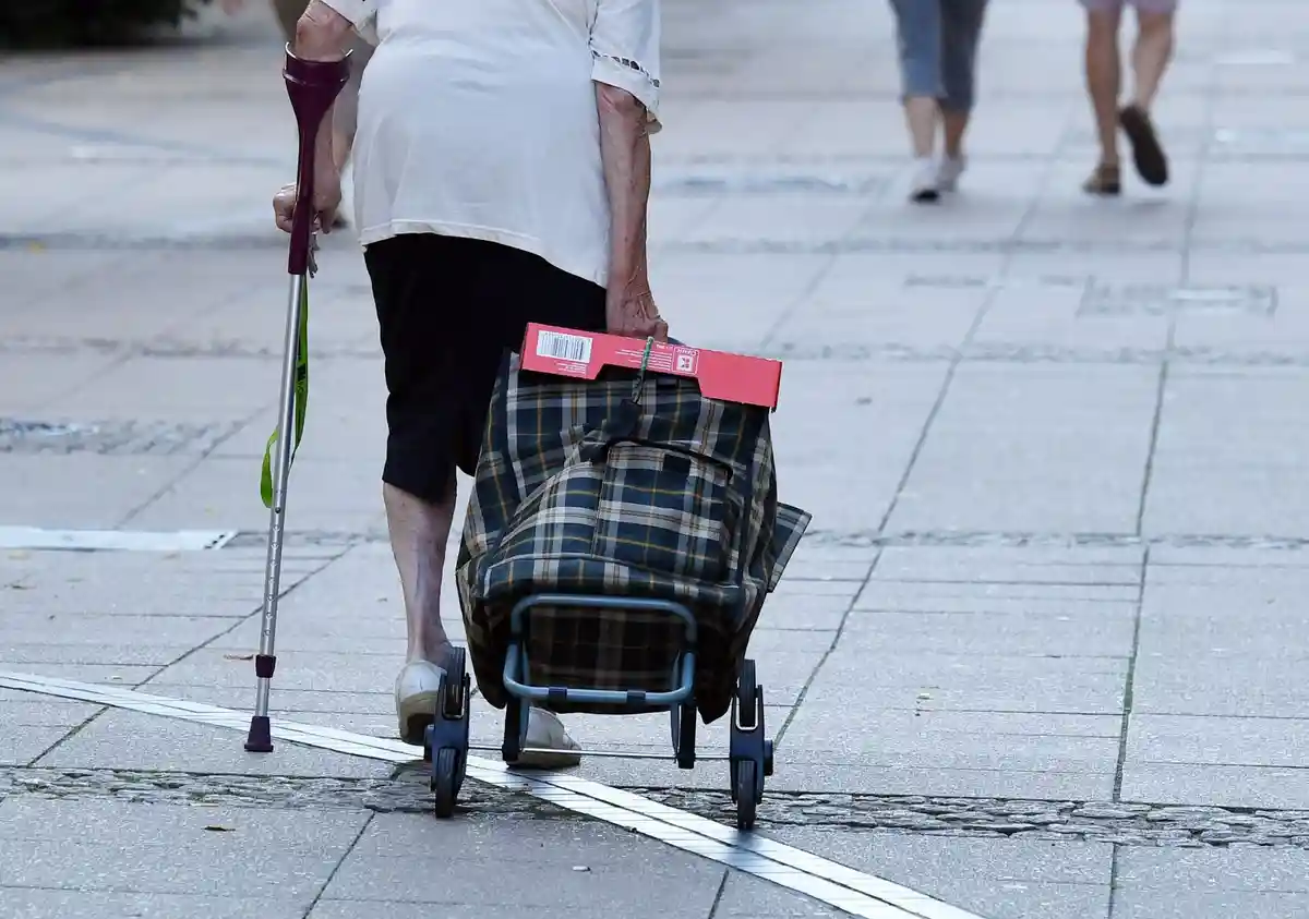 Четверо из пяти немцев боятся бедности в старости - опрос