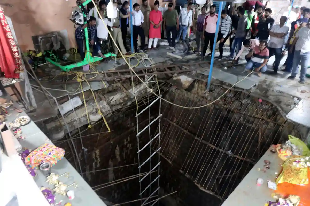 В Индии обрушился пол храма - 36 погибших