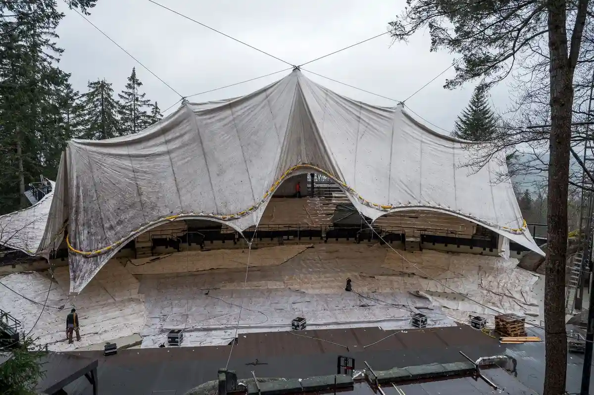 Луизенбургский фестиваль вновь обретает тентовую крышу
