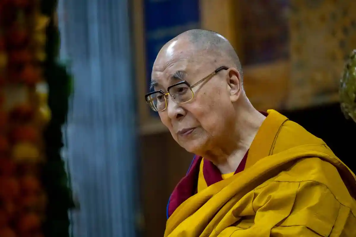 Правительство Тибета в изгнании защищает Далай-ламу