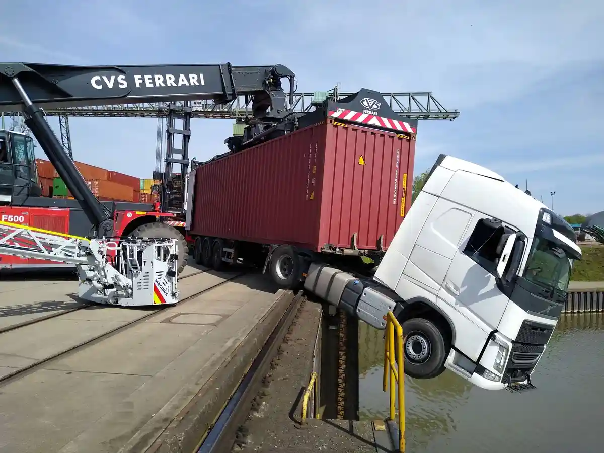 Авария с участием грузовика в Трире