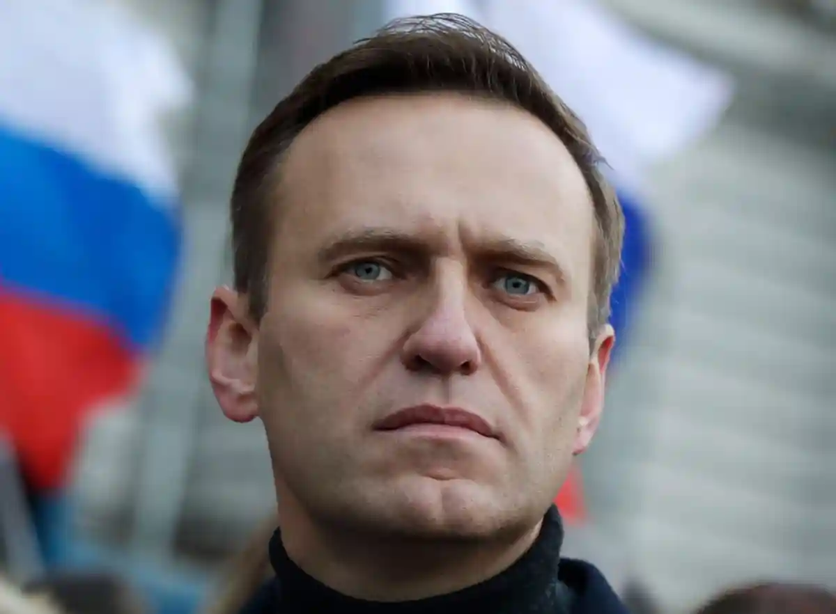 Российский суд приговорил Навального к 19 годам заключения