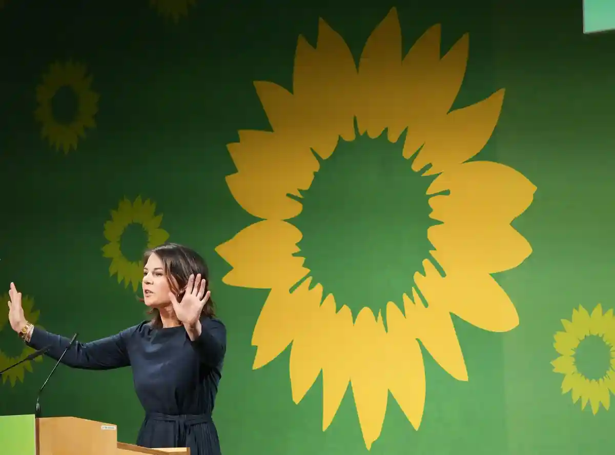 "Зеленые" против депортации- Бербок критикует ХДС
