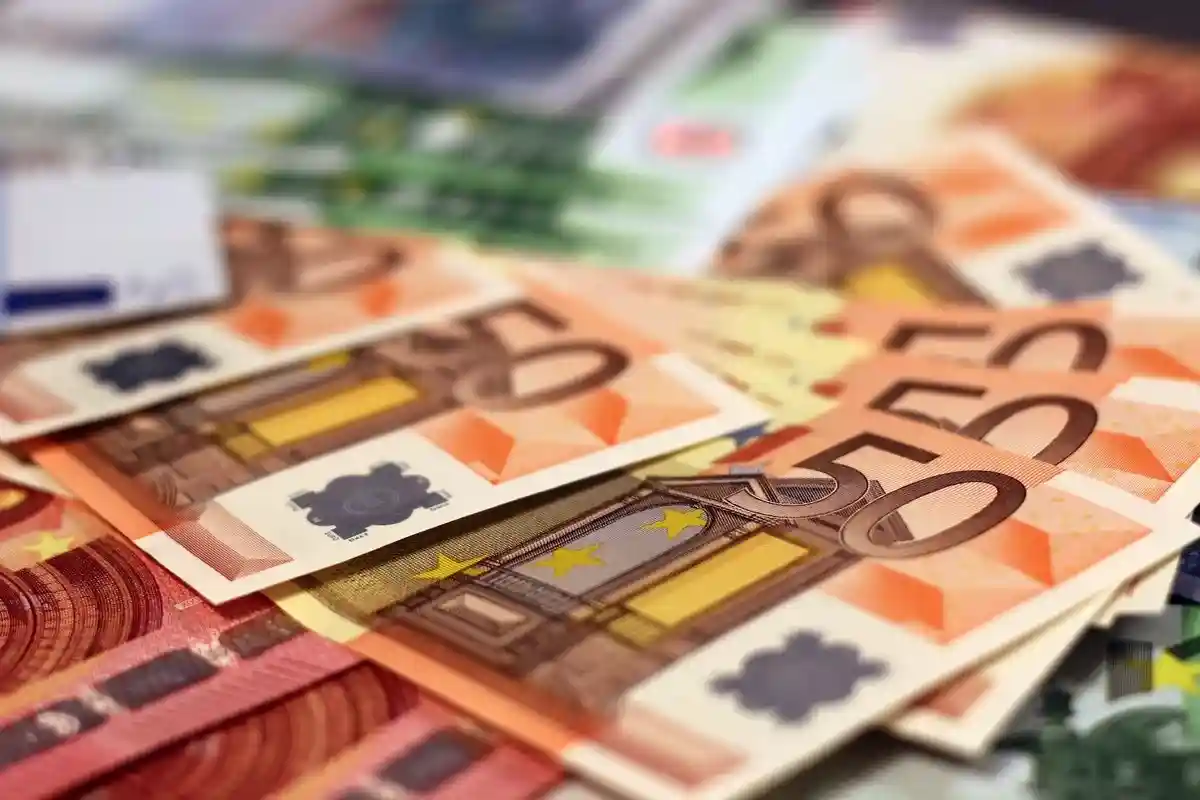 Зарплата Шольца и других политиков в Евро. Фото: Pixabay / pexels.com