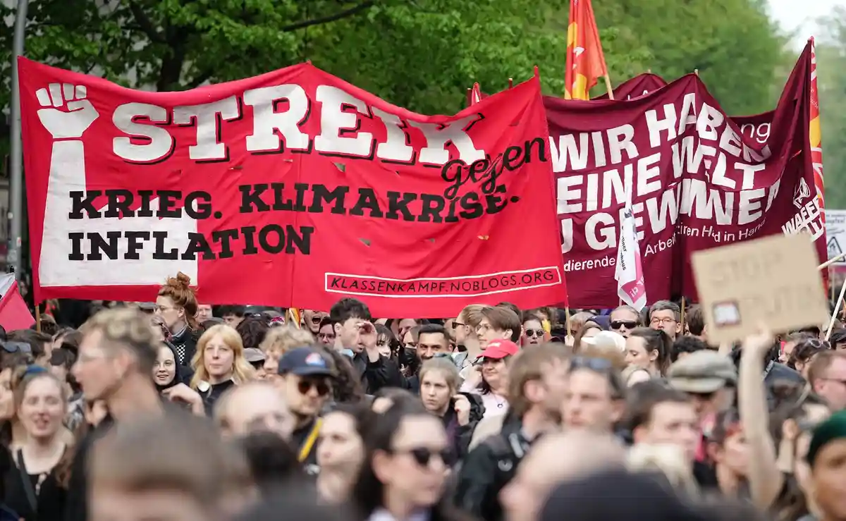 Первомайская демонстрация в Берлине