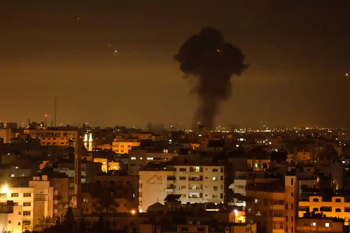 Израиль ответно атаковал цели в Газе