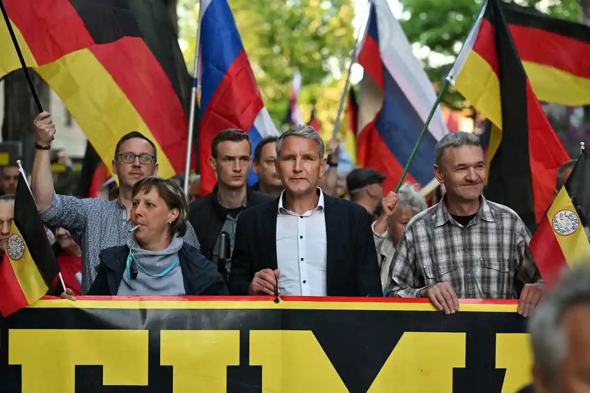 Борьба с правыми в Веймаре: 1000 человек на демонстрациях