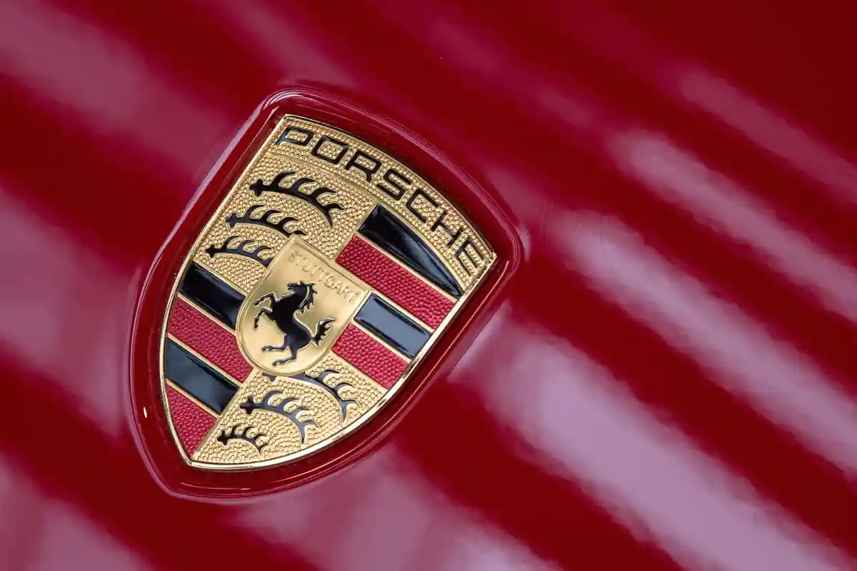 Открывается мастерская Porsche experience