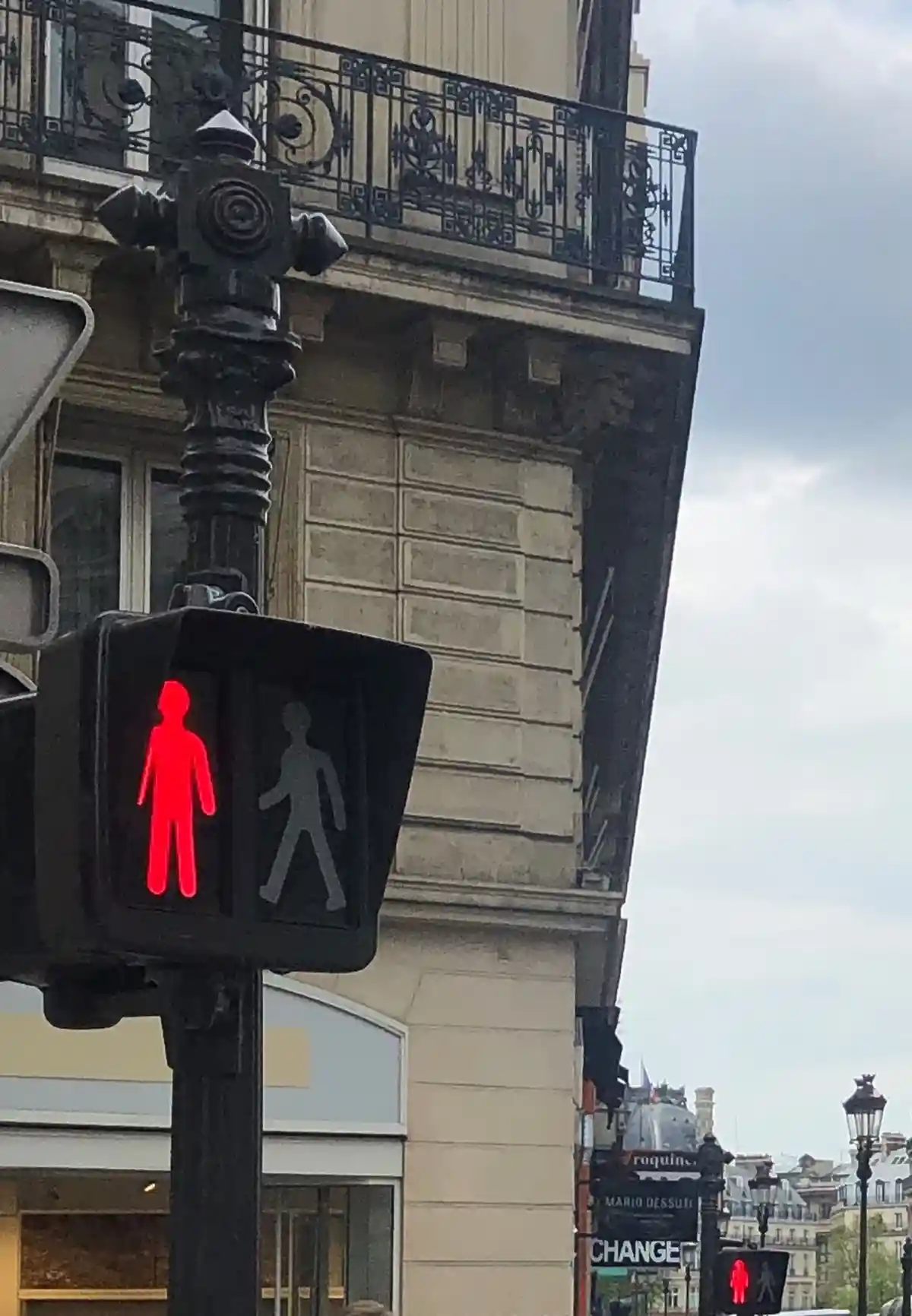 Французов учат пользоваться светофорами