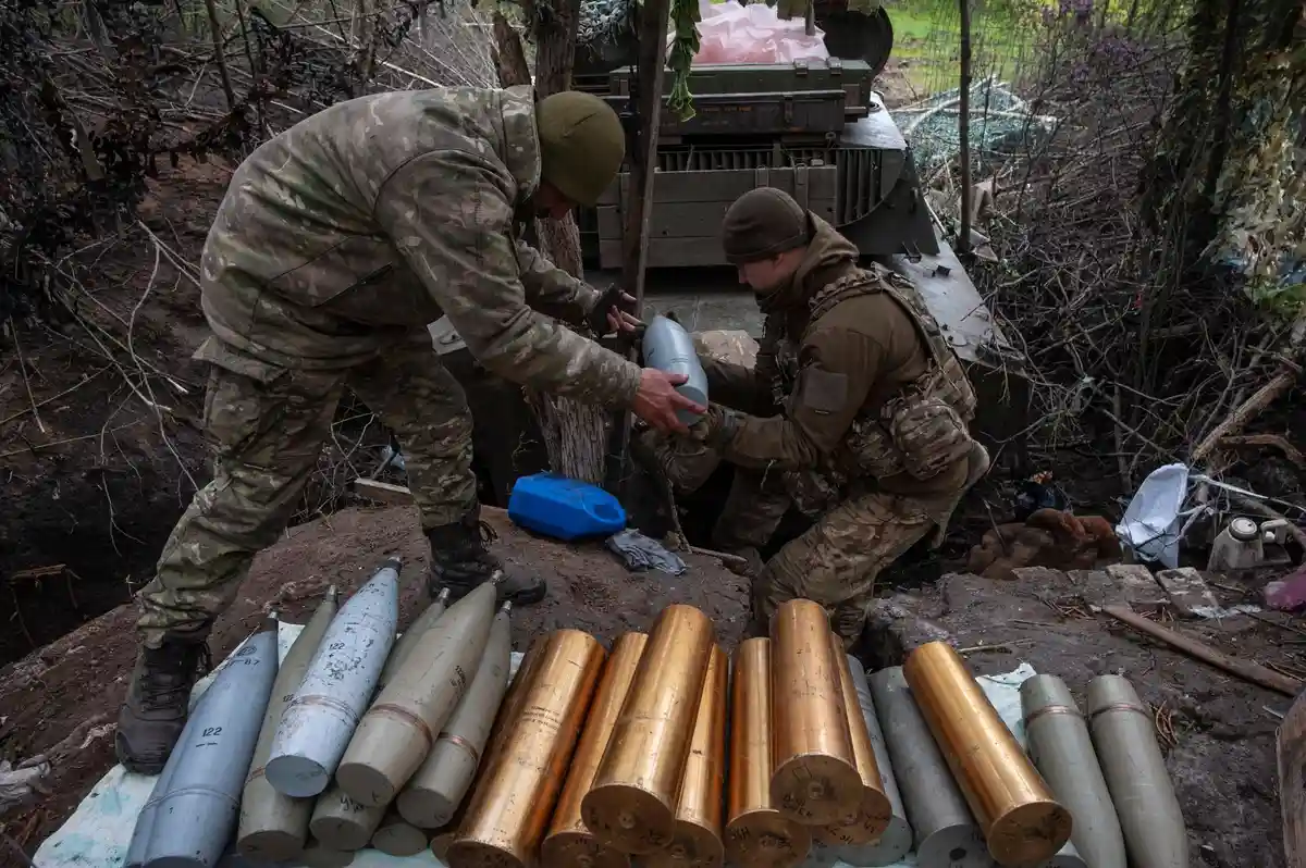 Война в Украине: войска РФ опасаются окружения в Бахмуте