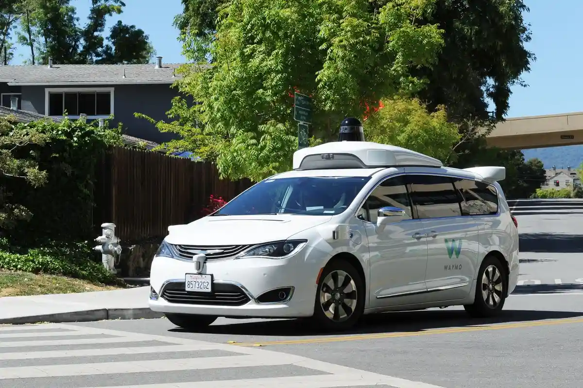 Роботы-такси от Google Waymo приходят на платформу Uber