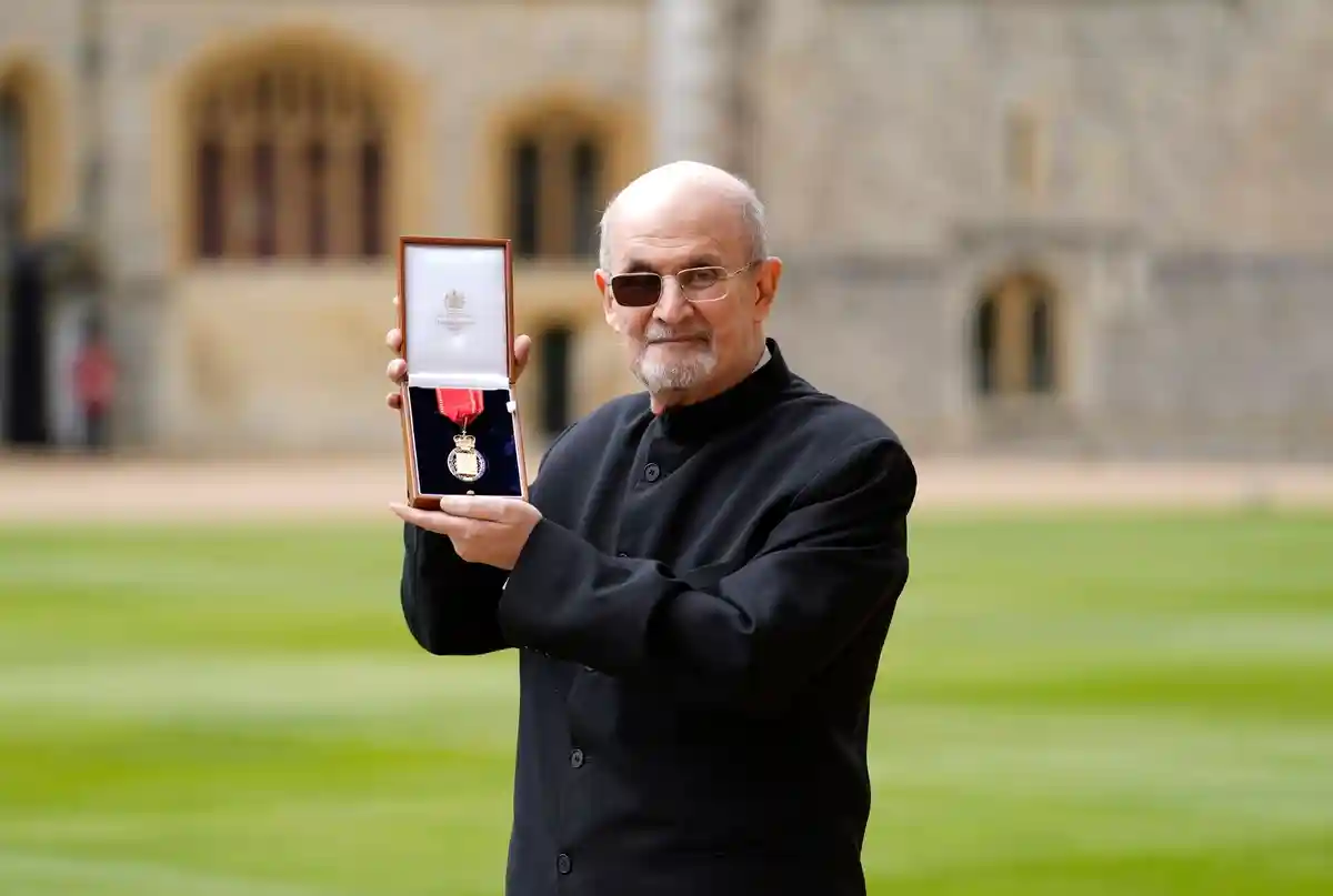 Салман Рушди получил орден за заслуги перед литературой