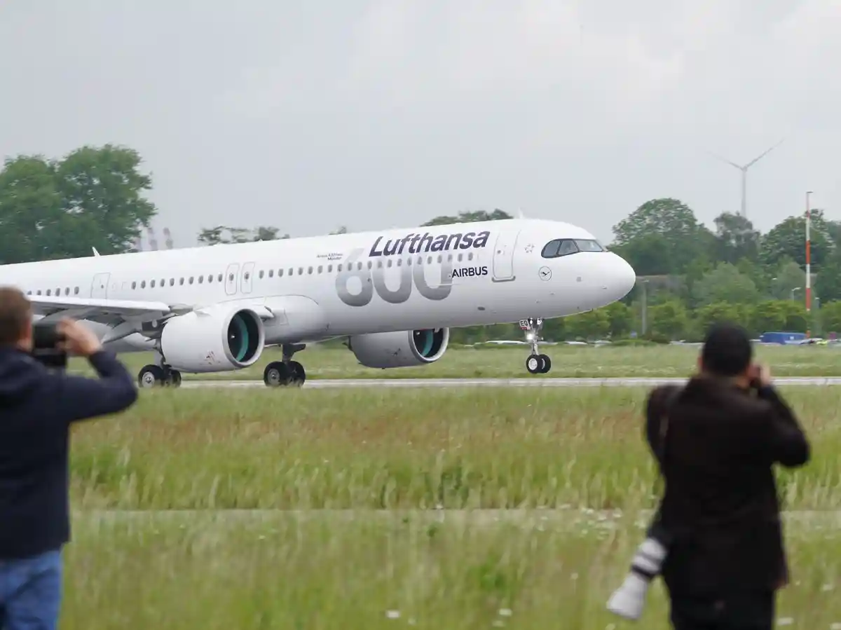Airbus передал 600-й самолет компании Lufthansa в Гамбурге