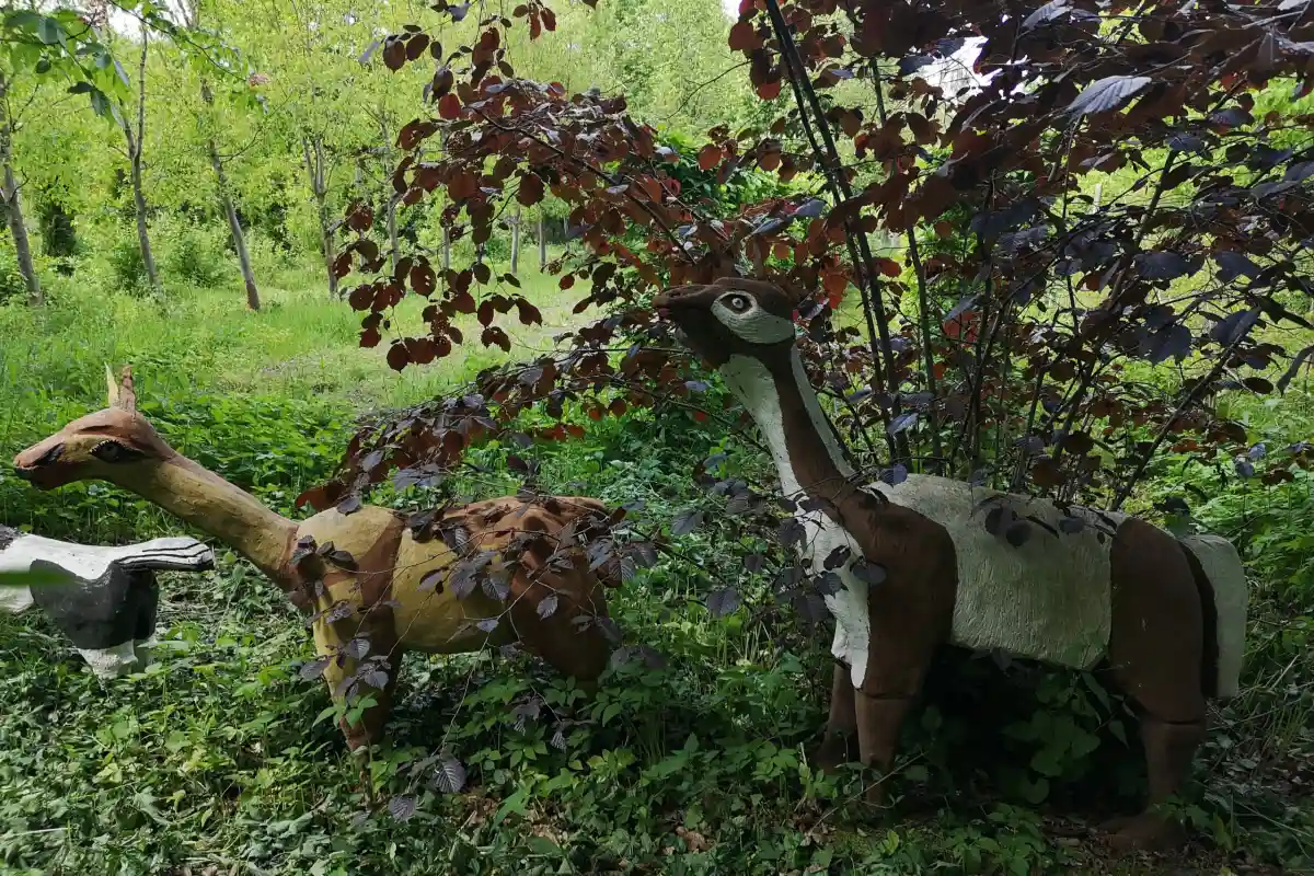 Юнгфернхайде, в саду скульптур