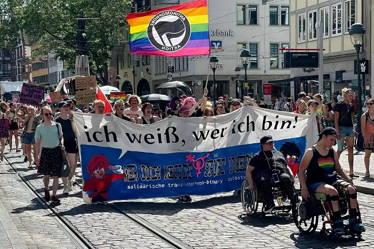 Парад в честь освобождения Кристофер-стрит во Фрайбурге