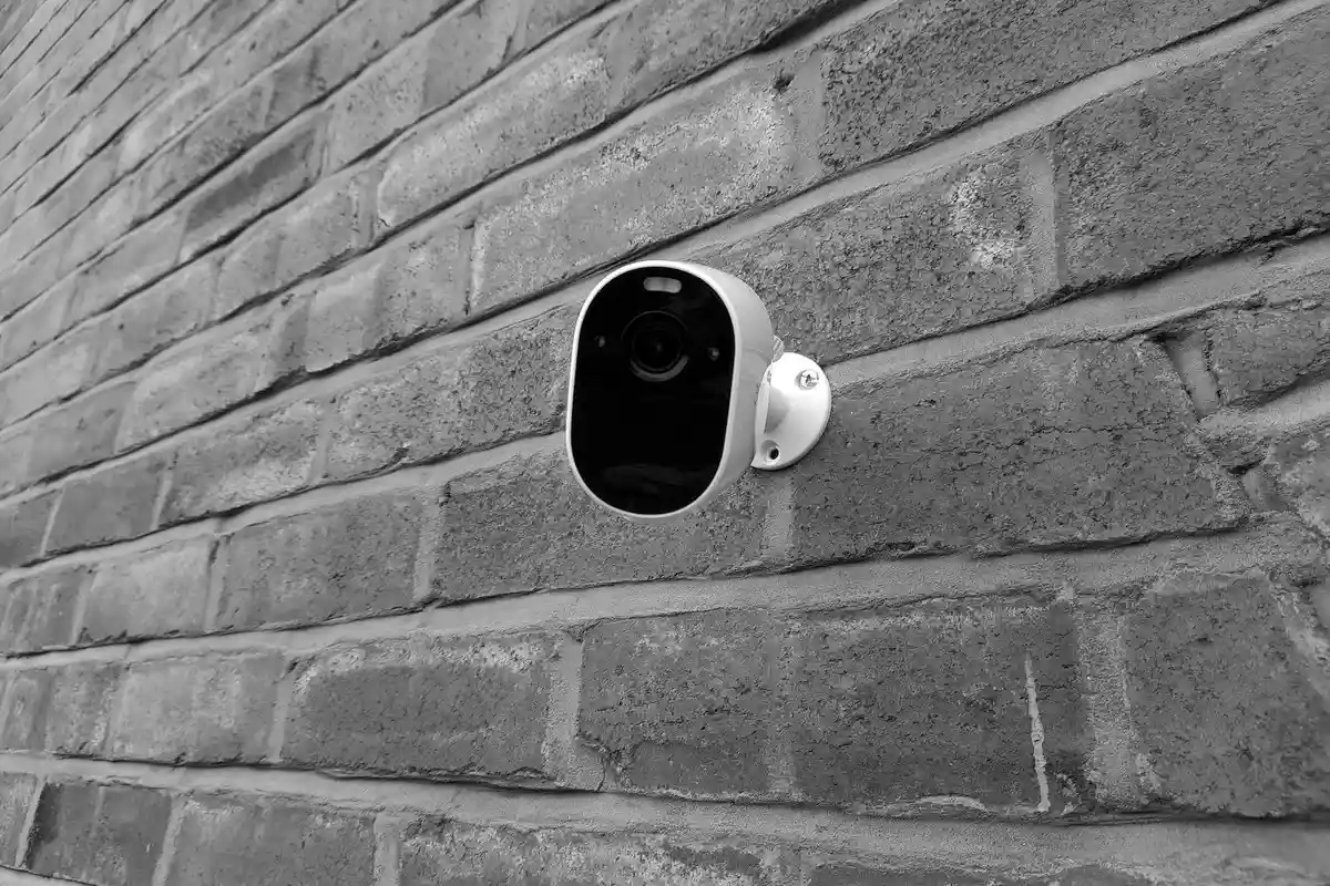 Видеокамера не должна быть направлена на соседей. Фото: Free Stock / pexels.com