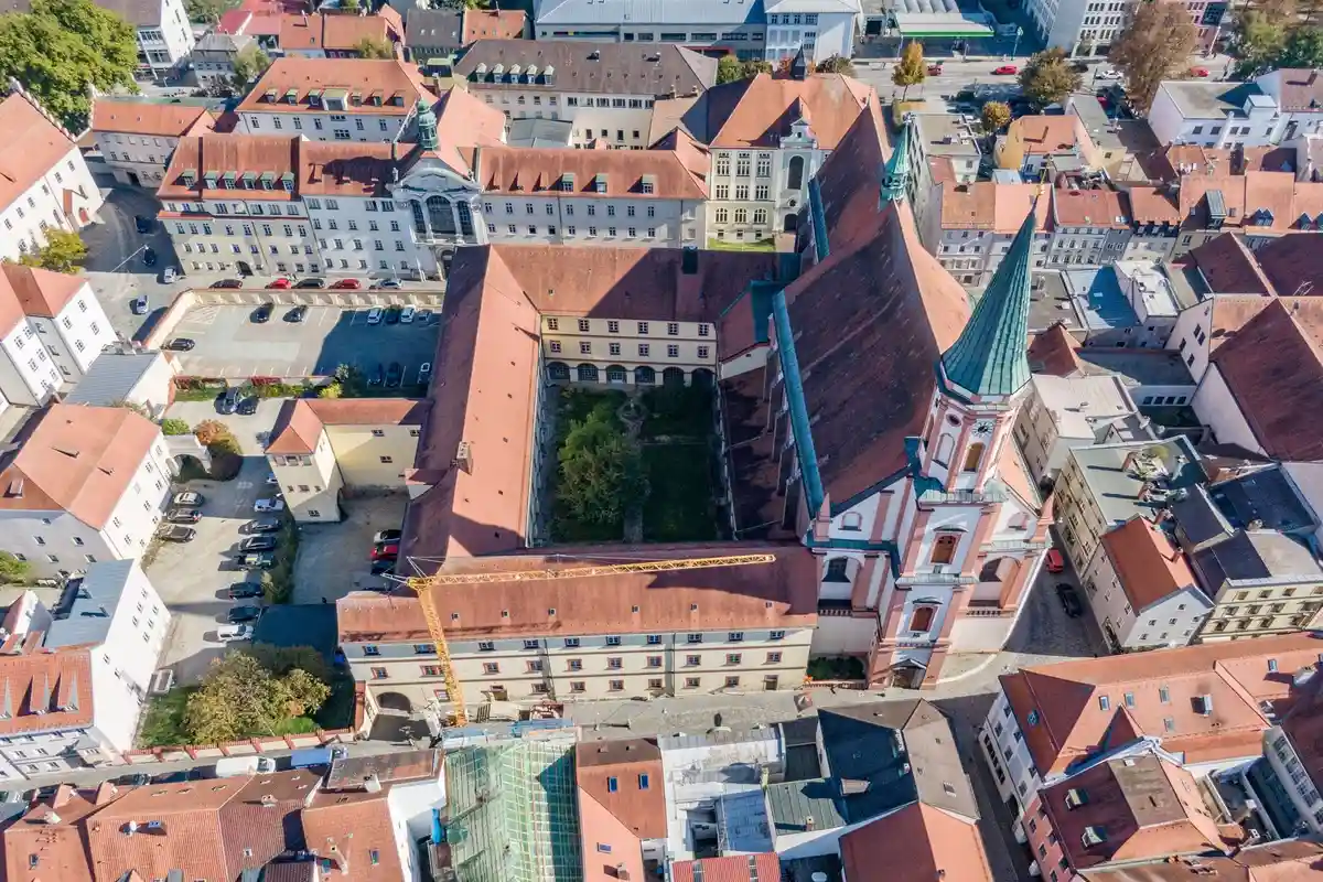 Кармелитский монастырь станет университетом