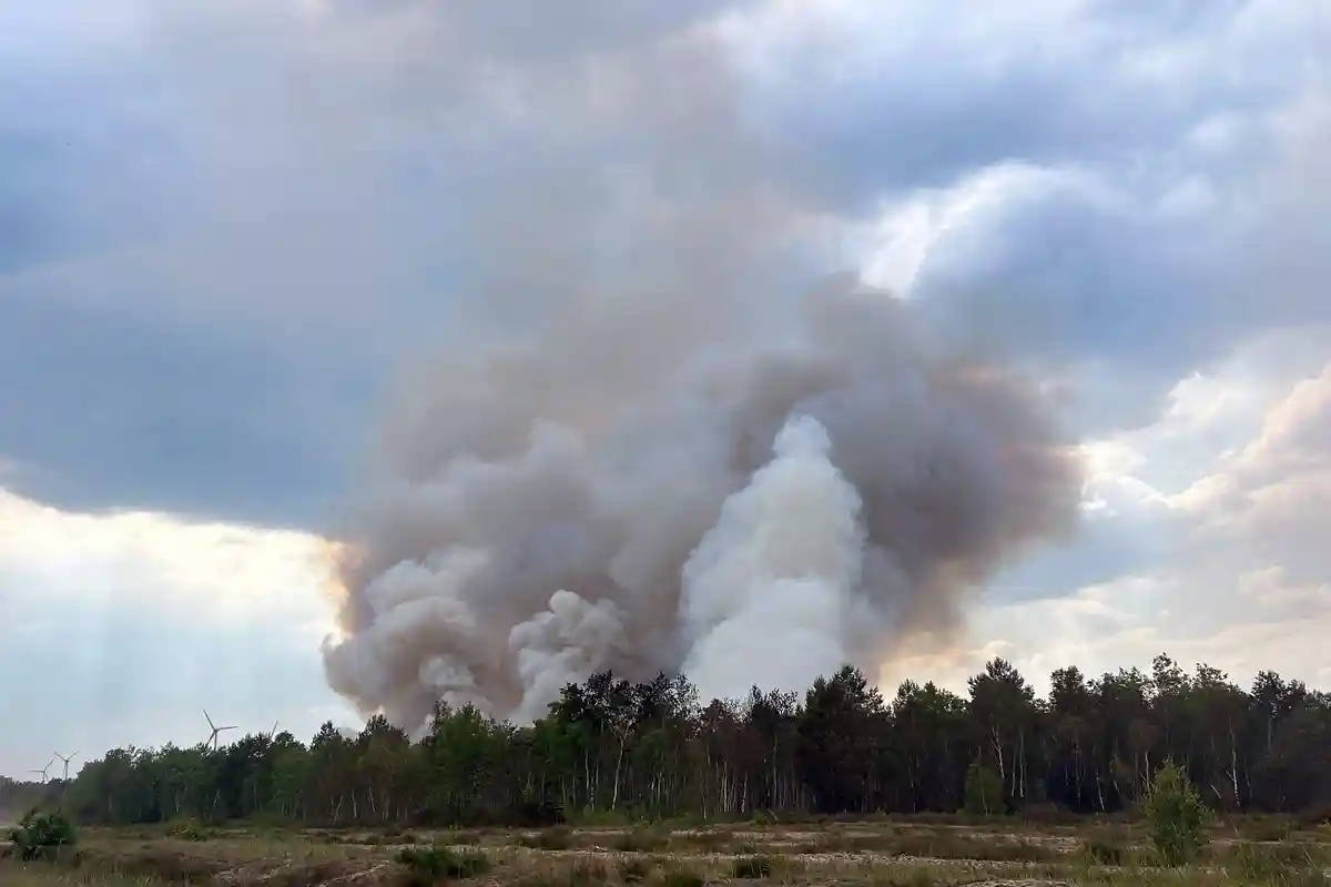 Опасность взрыва при тушении лесного пожара у Ютербога