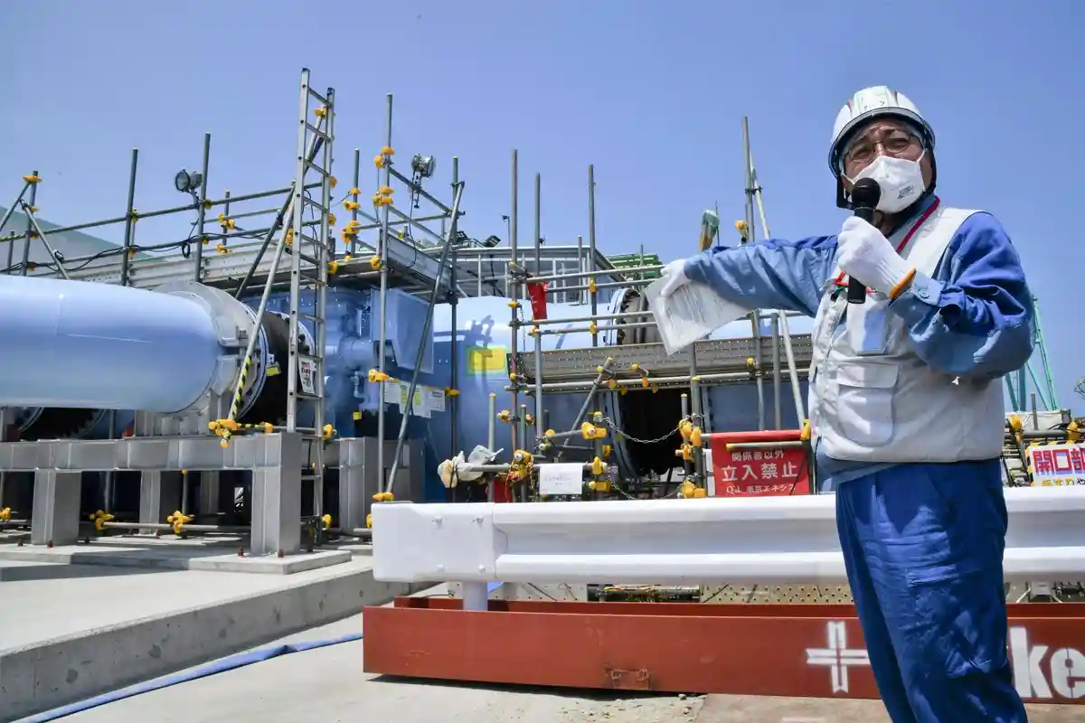 Охлаждающую воду разрушенной Фукусимы сбросят в океан