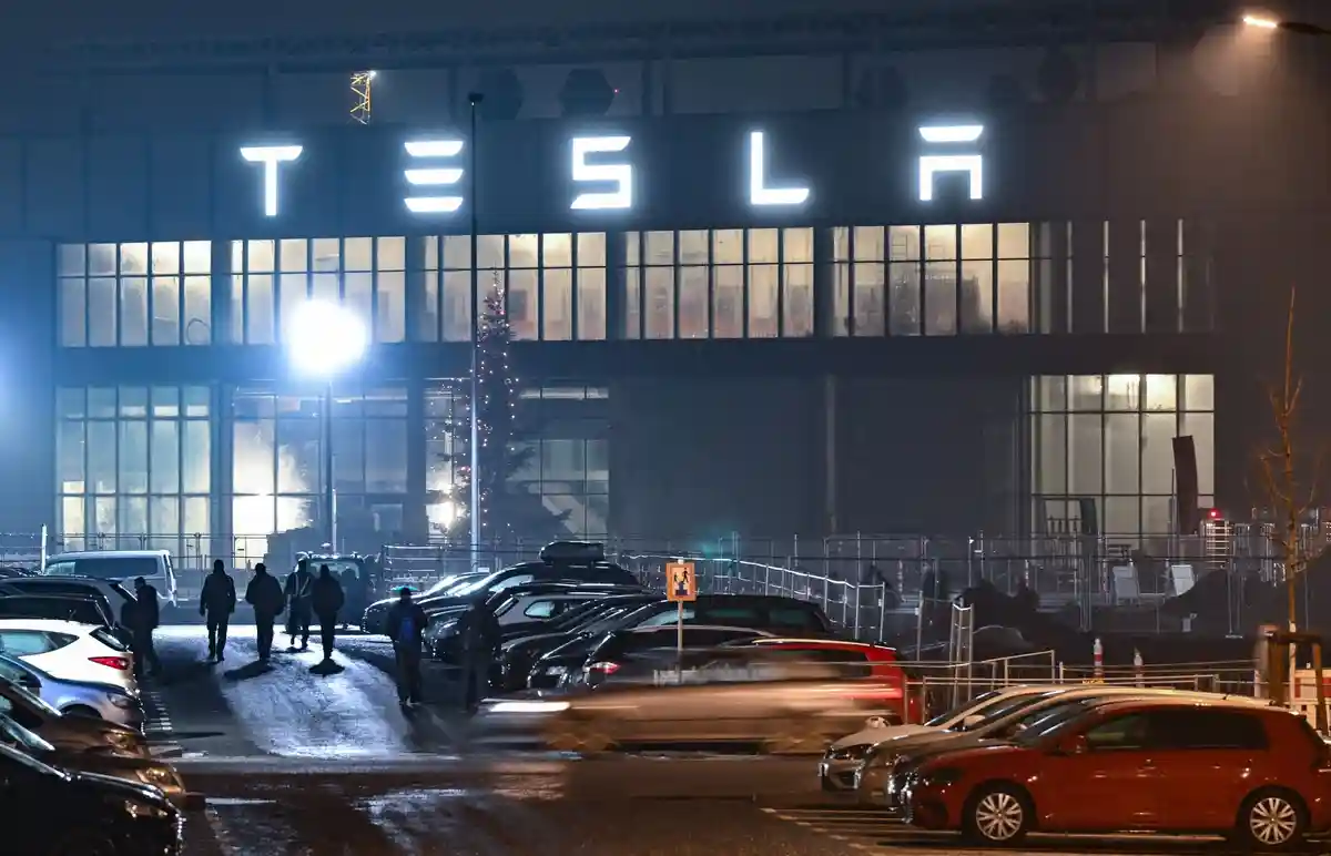 Обеспечение более высокой заработной платы в компании Tesla